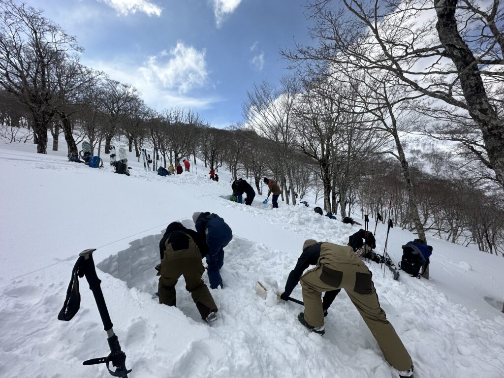 雪崩捜索救助デモ